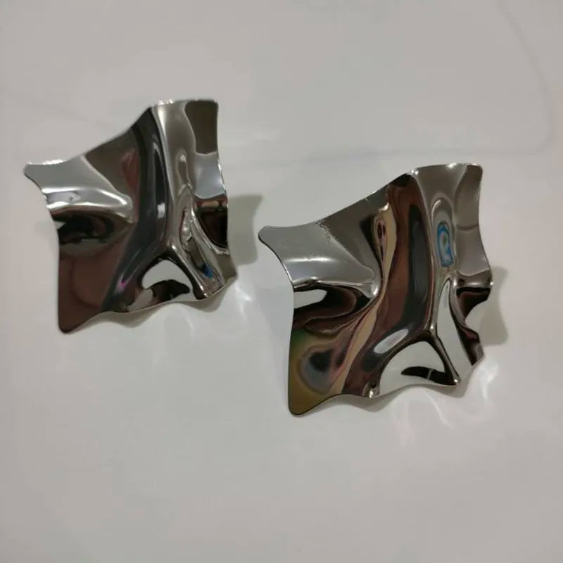 47766174237007