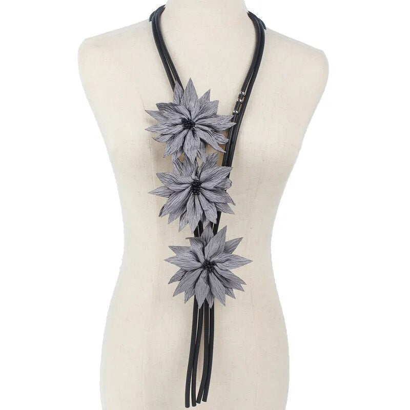Collier de fleurs Trafalgar, 3 couleurs