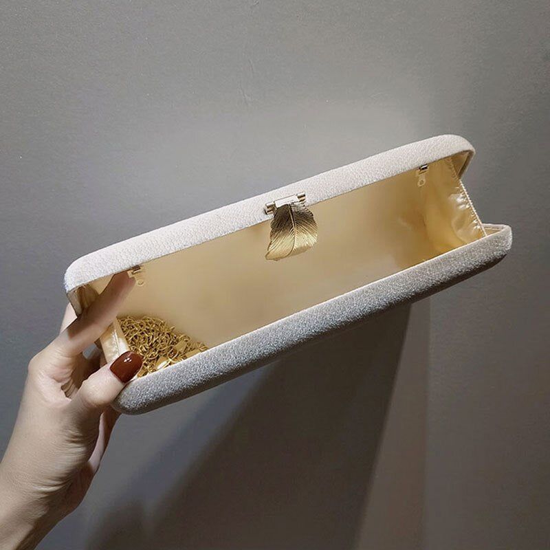 Pochette Palace avec anse chaîne dorée, 3 couleurs