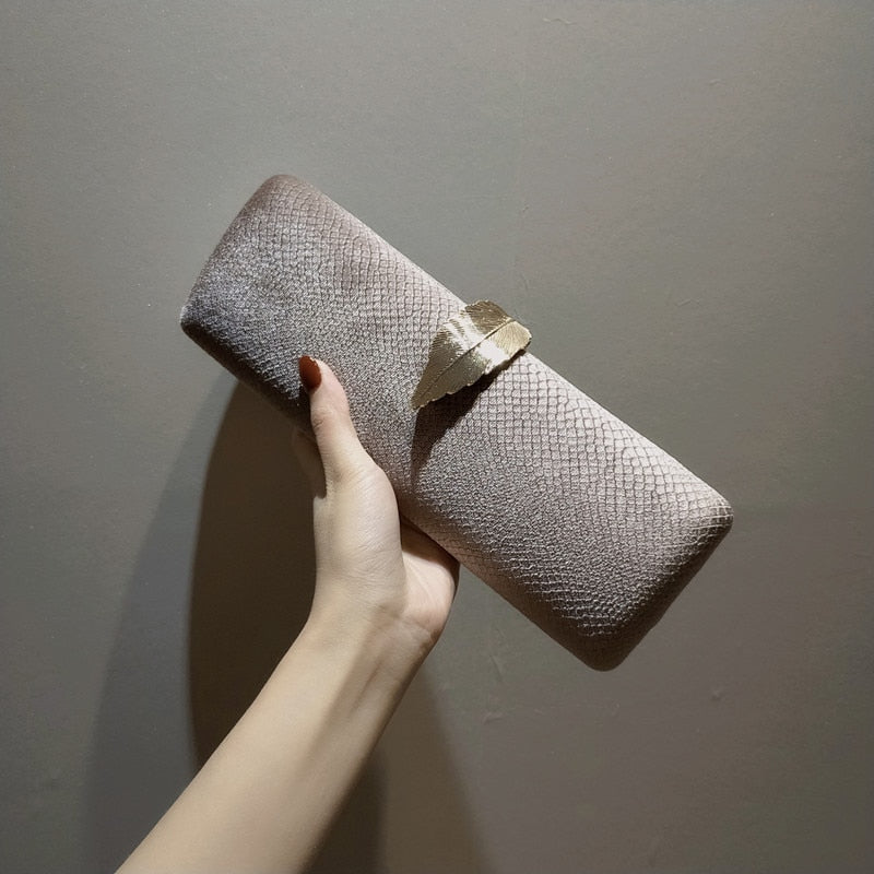 Pochette Palace avec anse chaîne dorée, 3 couleurs