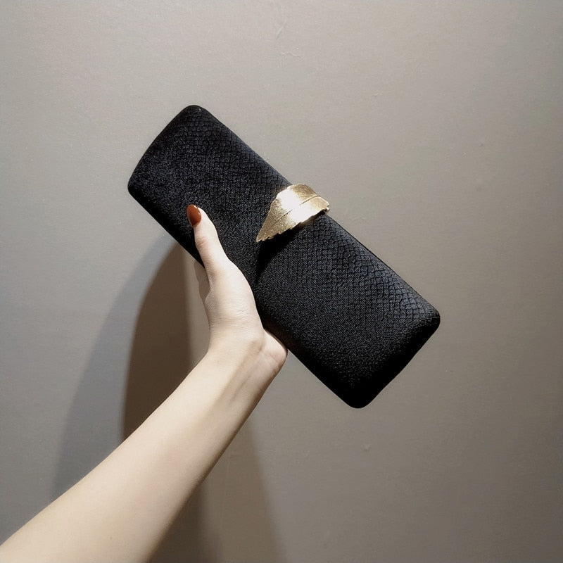 Pochette Palace avec anse chaîne dorée, 3 couleurs
