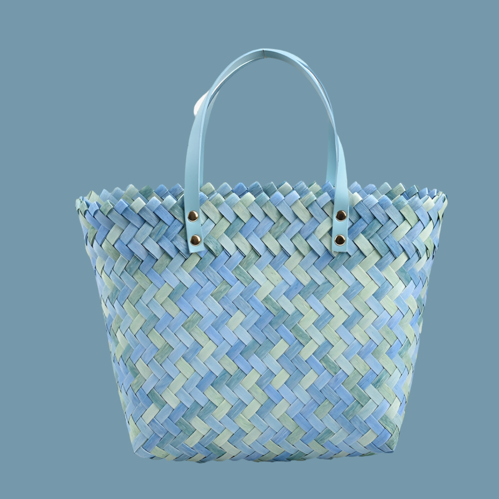 Kenya raffia baskets, 7 hand