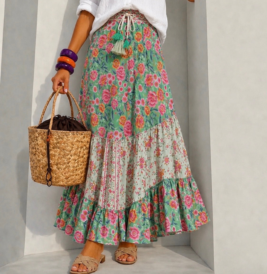 Falda Happy estampados y, 4 estampados talla única 64 cm a 110cm cintura elástica, video