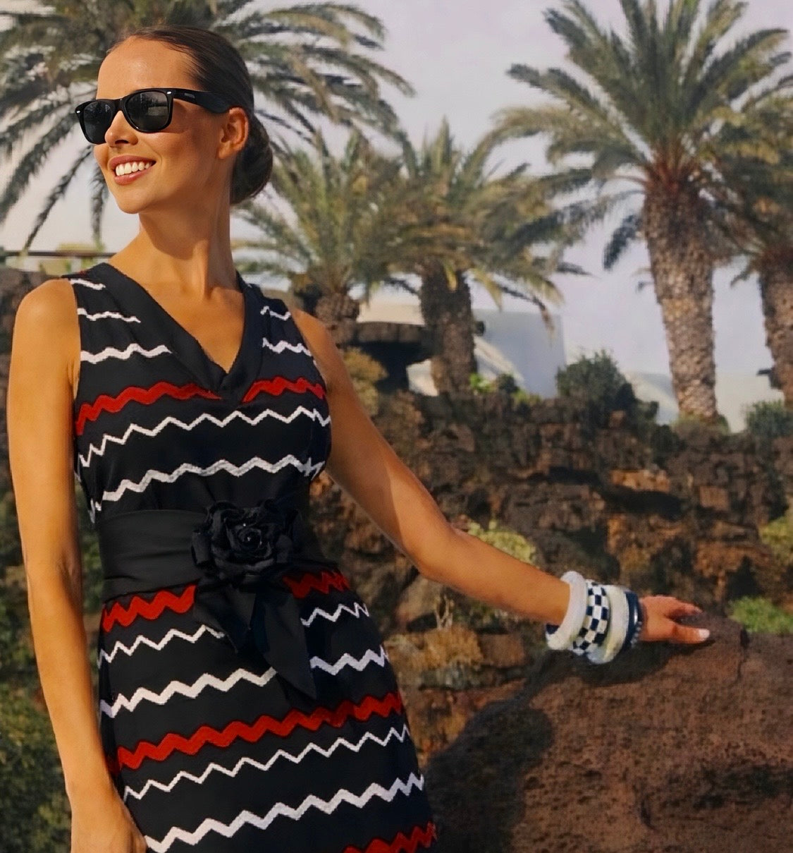 Vestido ⭐️ Roxana bordada, algodón licra, incluye fajin con flore quita y pon, tallas (34-46)