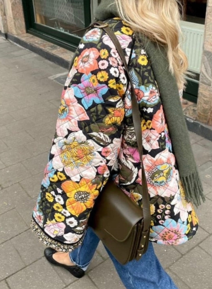 Chaqueta Hilton acolchada multicolor flores, IMPRESIONANTE, 3 tallas