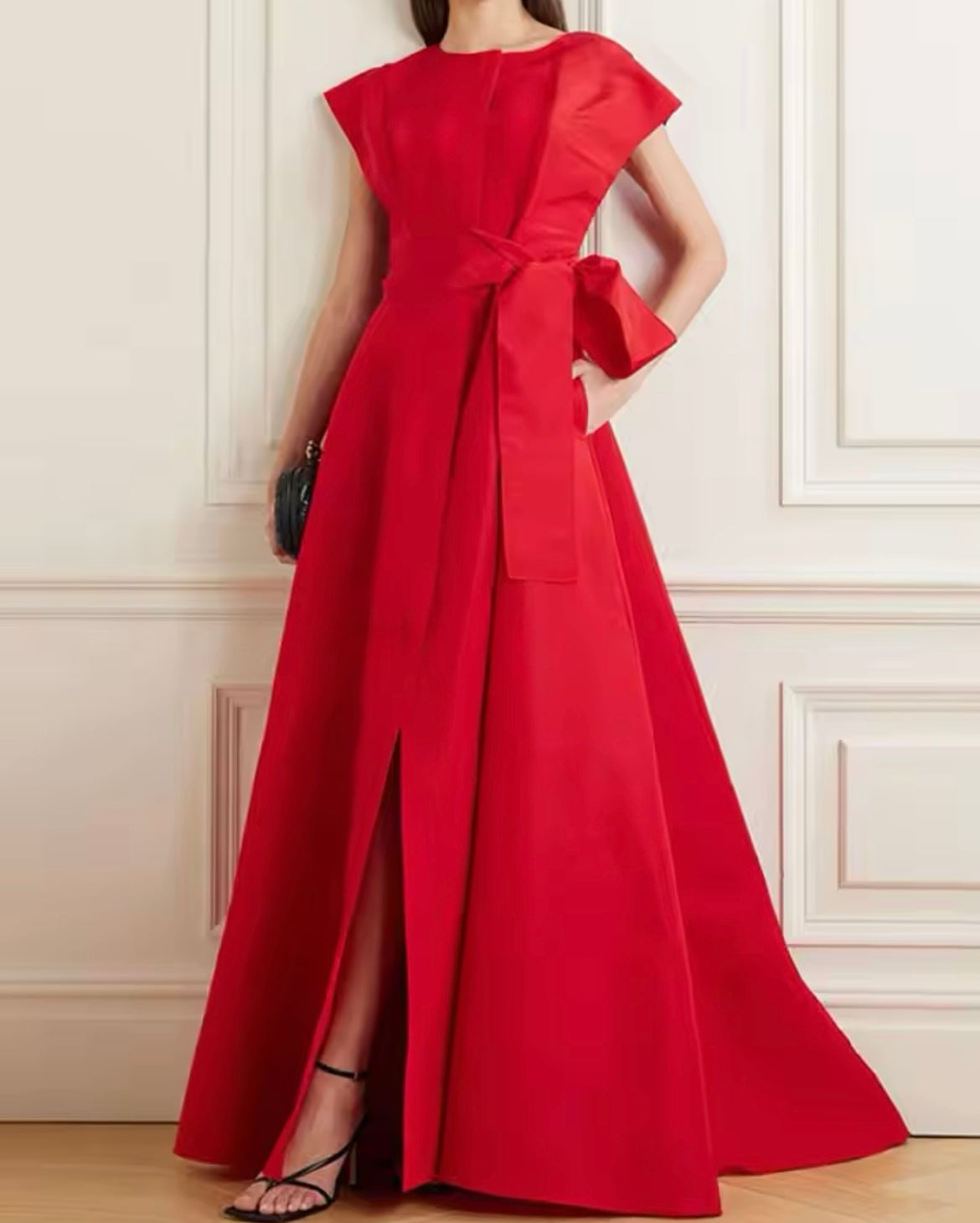 Vestido Champan Rojo con fajín y bolsillos de crepe algodón satinado, 3 tallas