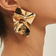 Arabic golden earrings, CLIP