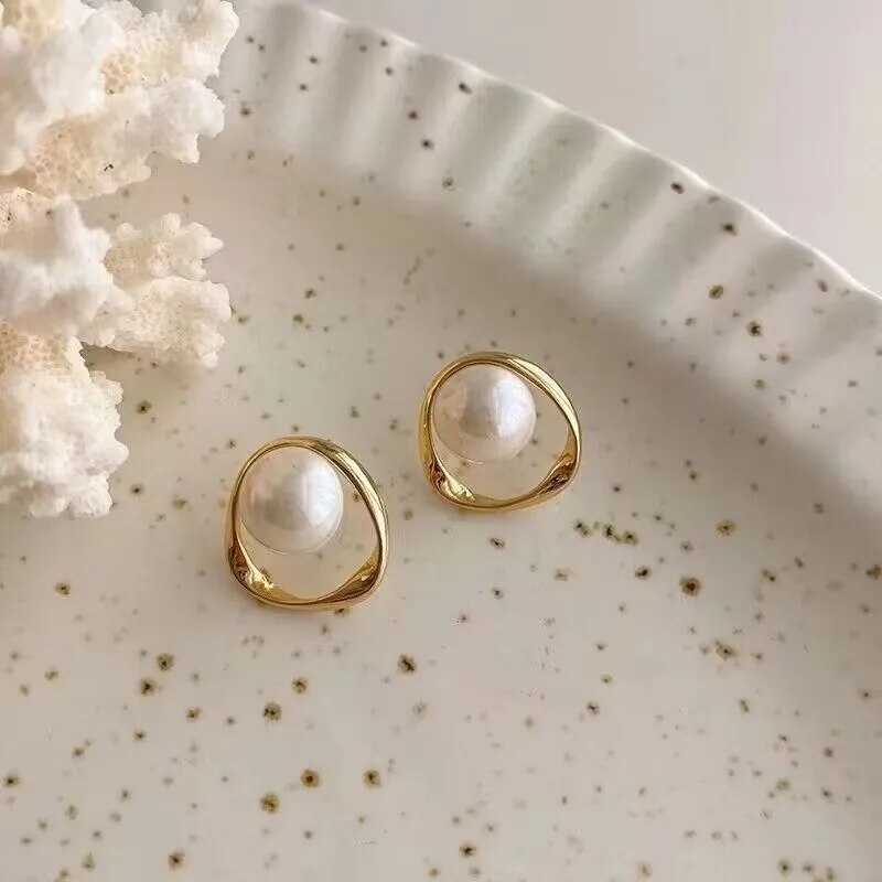 Helen Earrings by ClIP