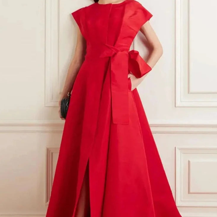 Vestido Champan Rojo con fajín y bolsillos de crepe algodón satinado, 3 tallas