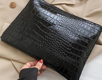 Pochette Pia en crocodile, 6 coloris