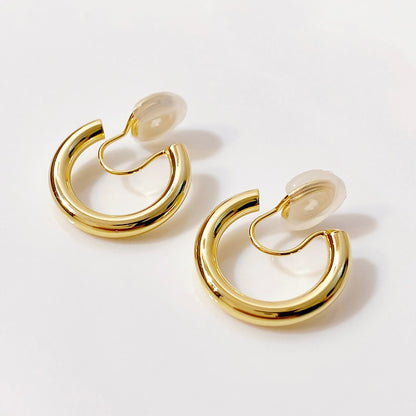 Oyster earring, 2 colors
